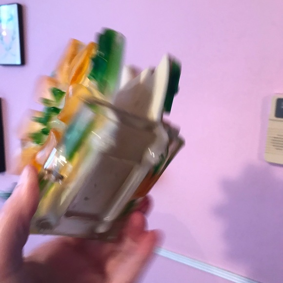 Vintage Yellow Flower Lucite Resin Napkin Holder Yellow Bright Green Mod Kitchen - Picture 4 of 4